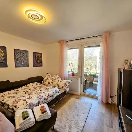 Stylish Family Stay With Mountain Views Apartment